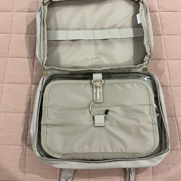 Paris Hilton Quilted Bag in Soft Gray - Picture 6 of 7